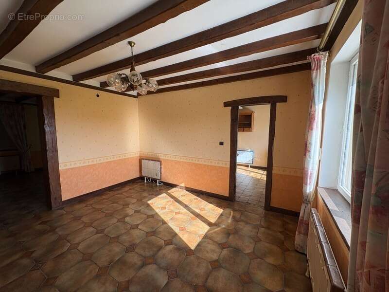 Maison à rénover avec vie de plain-pied 4 Chambres sur sous-sol dans le bourg de SAINT-VIGOR-D'YMONVILLE (76430) - photo 9