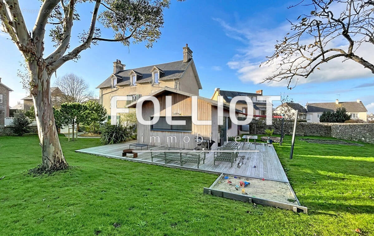 Maison à SAINT-PAIR-SUR-MER