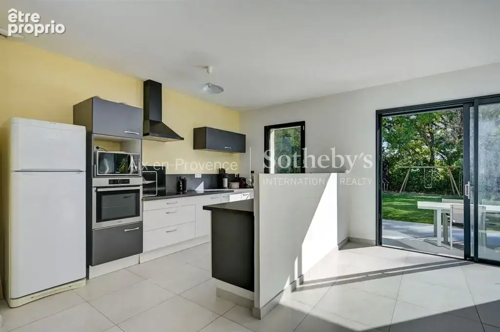 Maison familiale 200 m² sur 2100 m² à vendre à l'ouest d'Aix-en-Provence - photo 8
