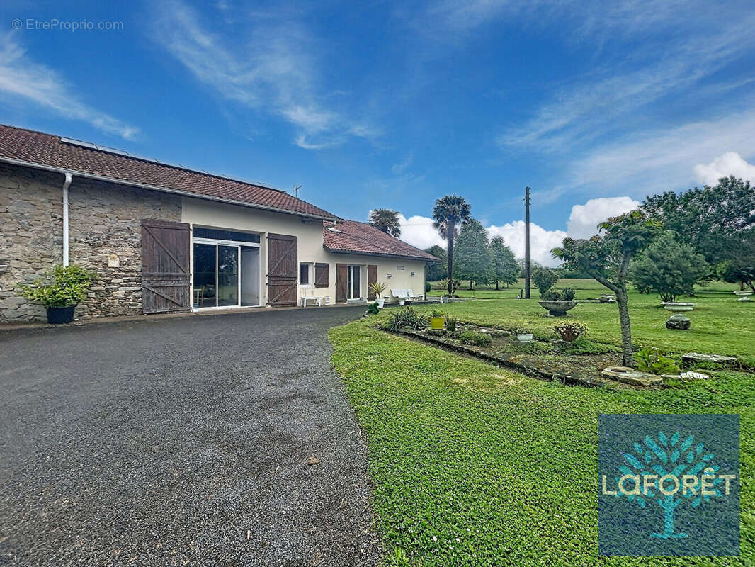 Maison de 164 m² avec grange, garage et piscine en pleine campagne - Saint-Geours-de-Maremne - photo 4