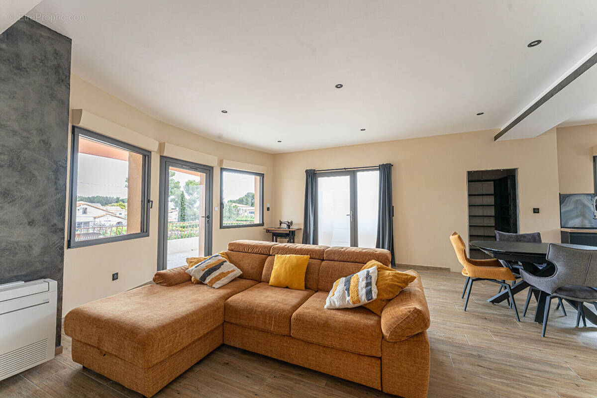 Appartement à CARRY-LE-ROUET