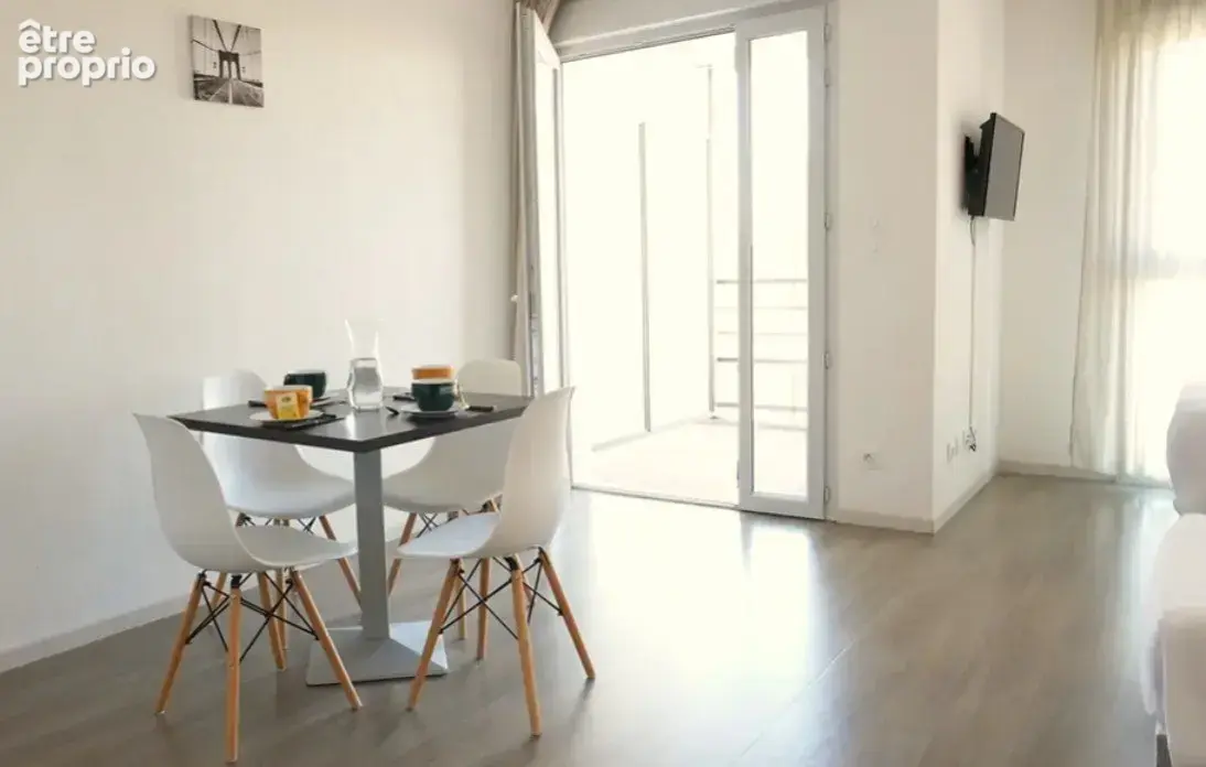 INVESTISSEMENT LOCATIF  YZEURE  Résidence Seniors Obeo Les Jardins du Danube  7,40 % de rentabilité - photo 4