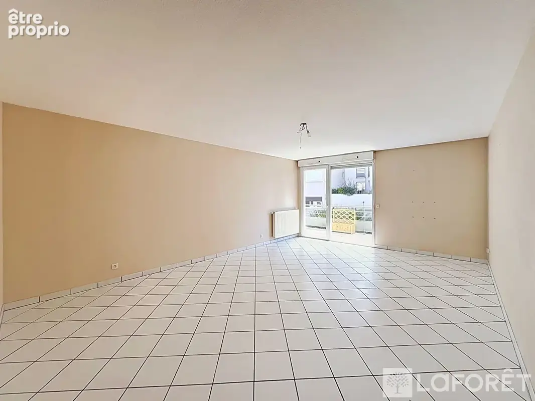 Appartement Voiron 4 pièce(s) 100.4 m2 - photo 2