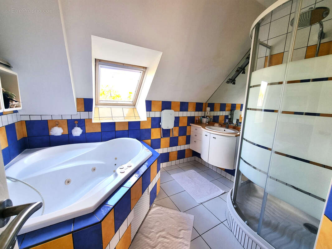 Maison à SAINT-ERBLON