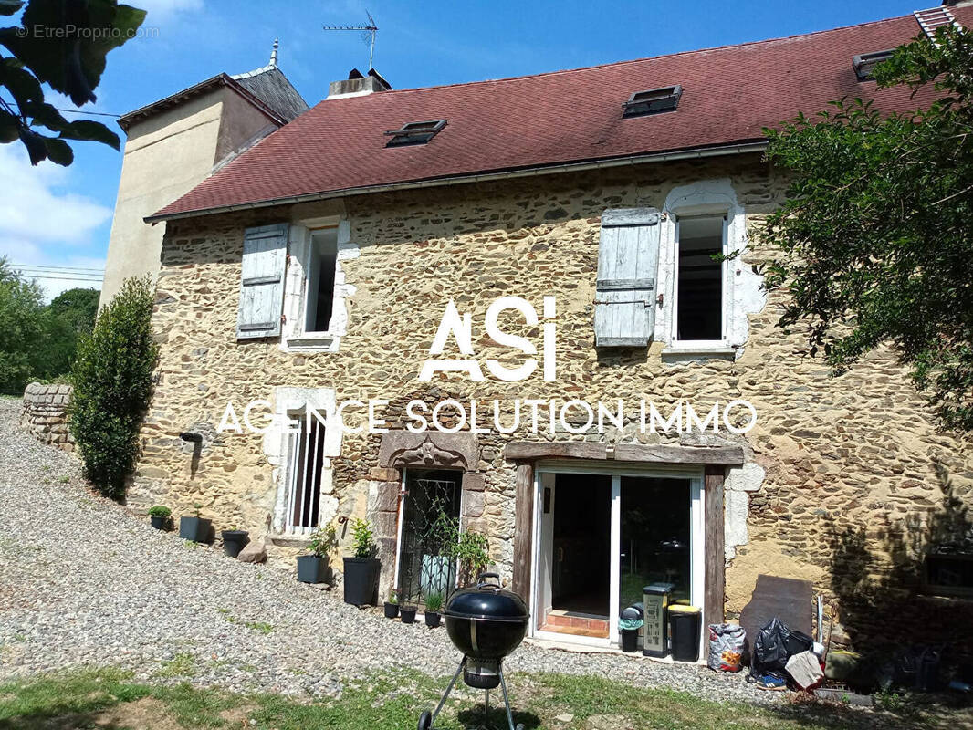 Maison à SAINT-GEORGES-LE-GAULTIER