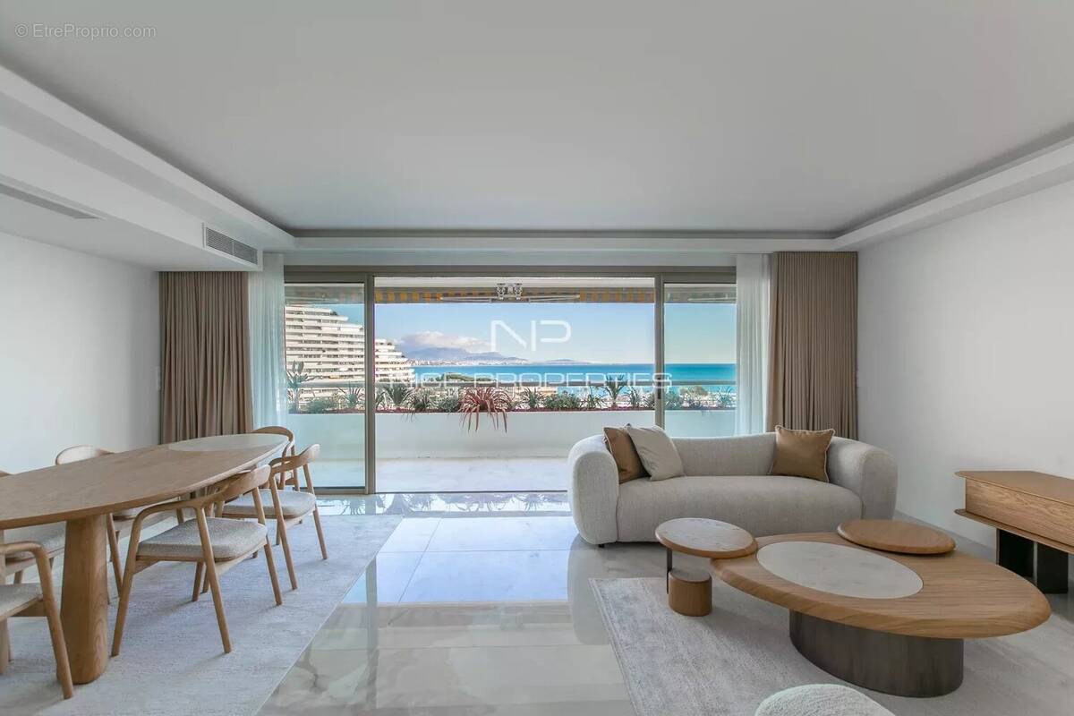 Appartement à VILLENEUVE-LOUBET