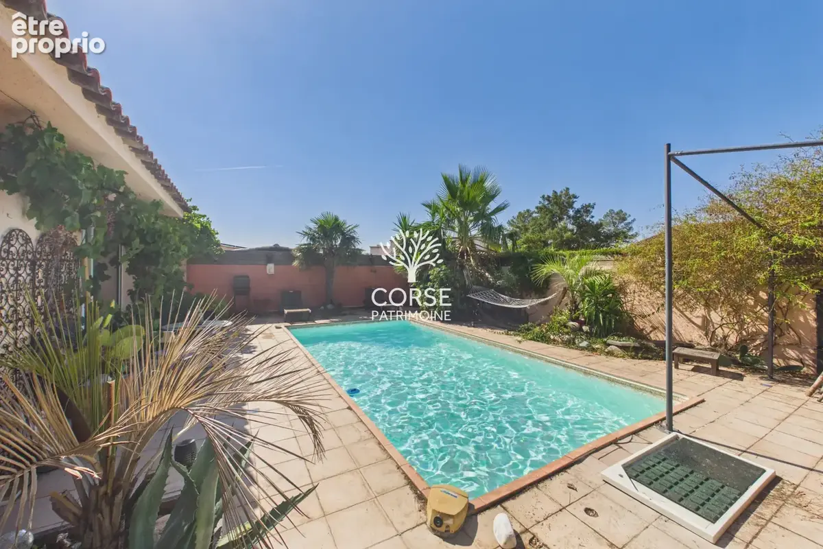 Maison à rénover avec piscine au calme - photo 16