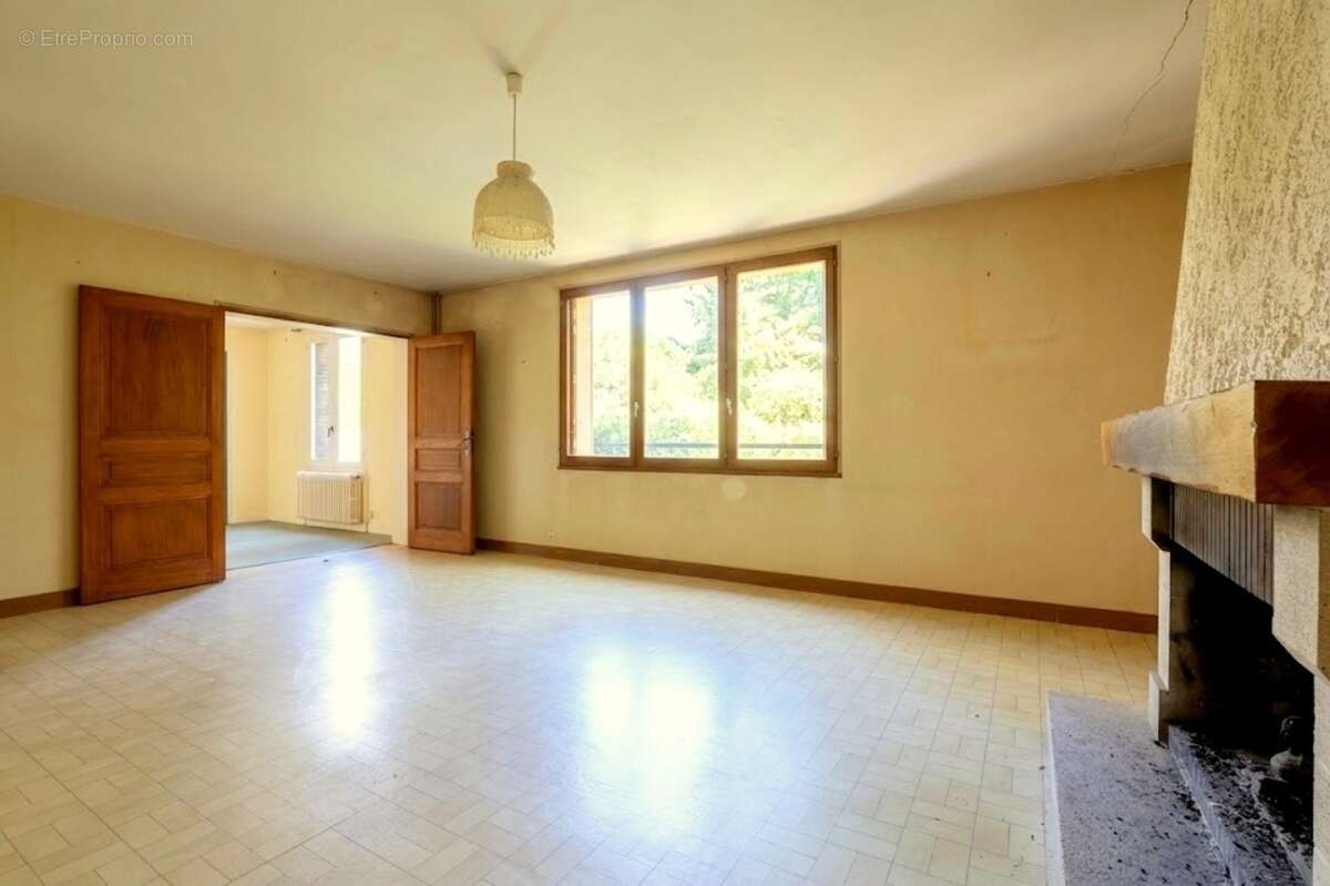 Maison de 144 m² à vendre. 8 pièces dont 5 chambres située coteaux est d'EPERNAY (51) - photo 3