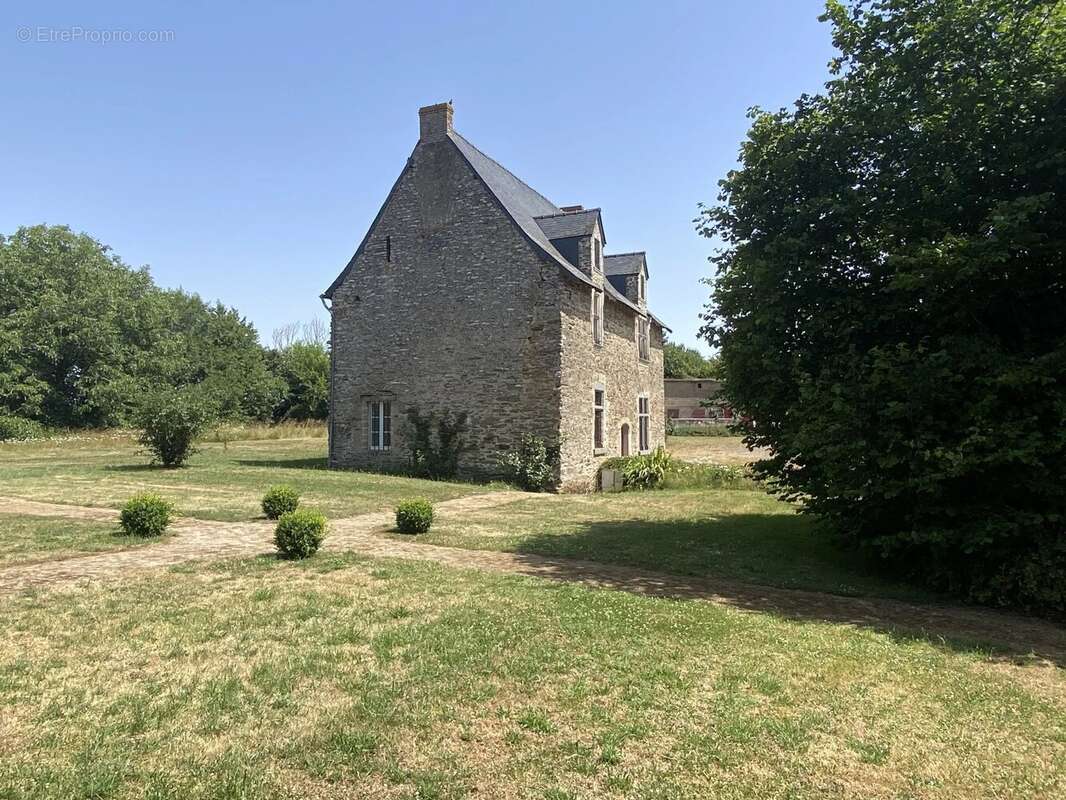 Charmant manoir restauré en Mayenne - photo 23