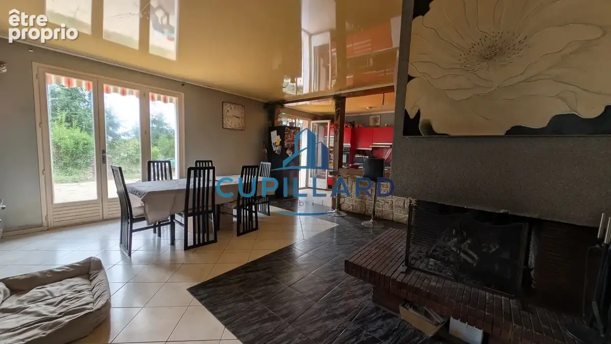 Villa semi-enterrée avec joli terrain arboré - photo 12