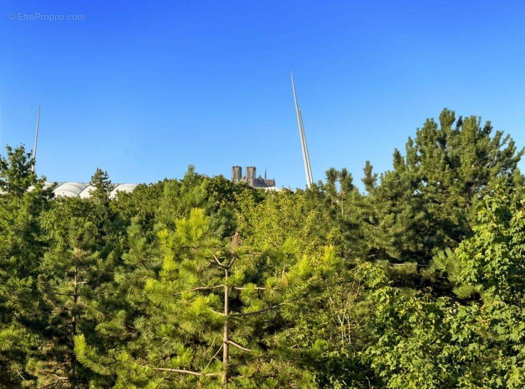 Appartement À Vendre T4 de 73 m2 avec Balcon et BOX à REIMS - photo 2
