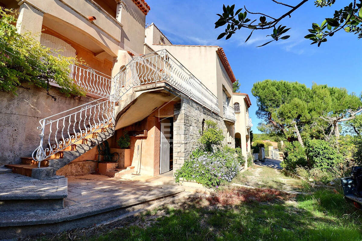 Maison à SAUSSET-LES-PINS