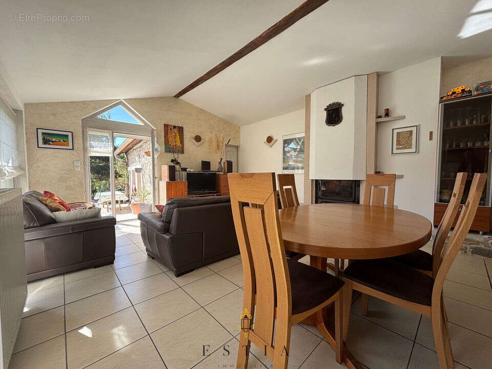 Maison à BUISSONCOURT