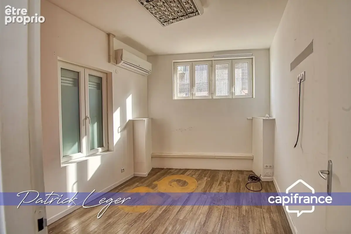 Immeuble de rapport de 160 m², avec local commercial au rez-de-chaussée, appartement T4 à l’étage, à 20 minutes à pied de la gar - photo 3