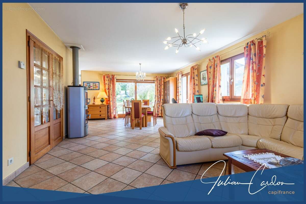 Villa d'architecte à vendre à Cuvat - photo 10