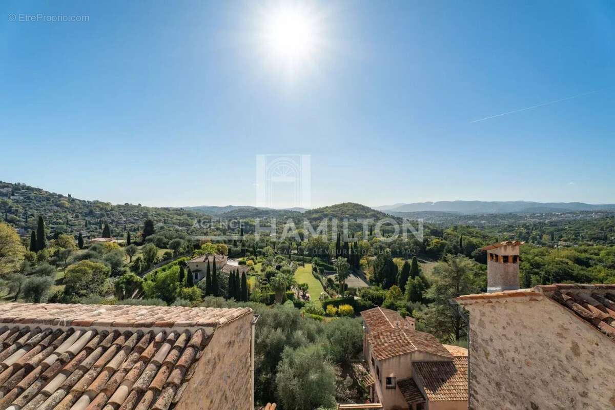 Maison de charme rénovée - MAGAGNOSC - cur du vieux village - photo 17