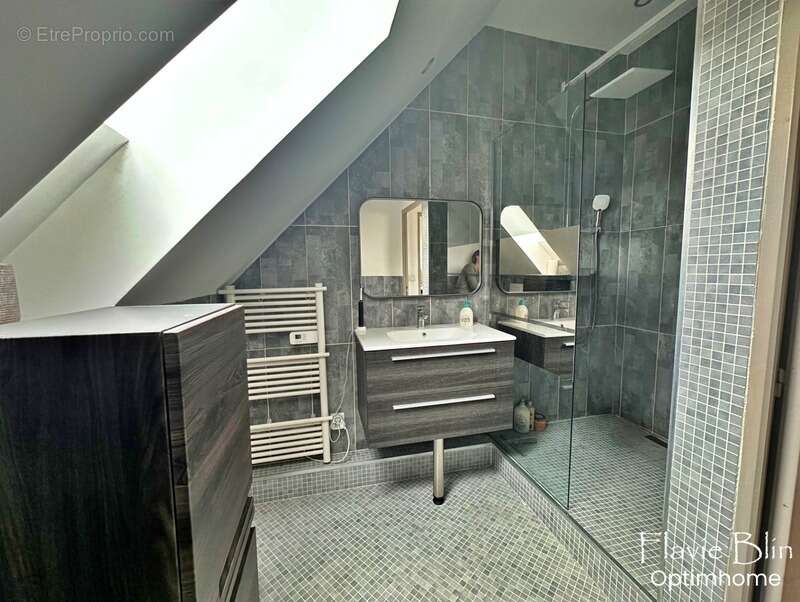 Maison à NEAUPHLETTE