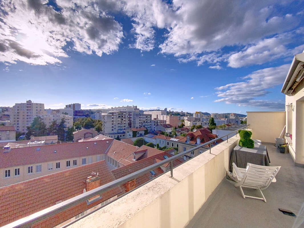 Appartement à SAINT-ETIENNE