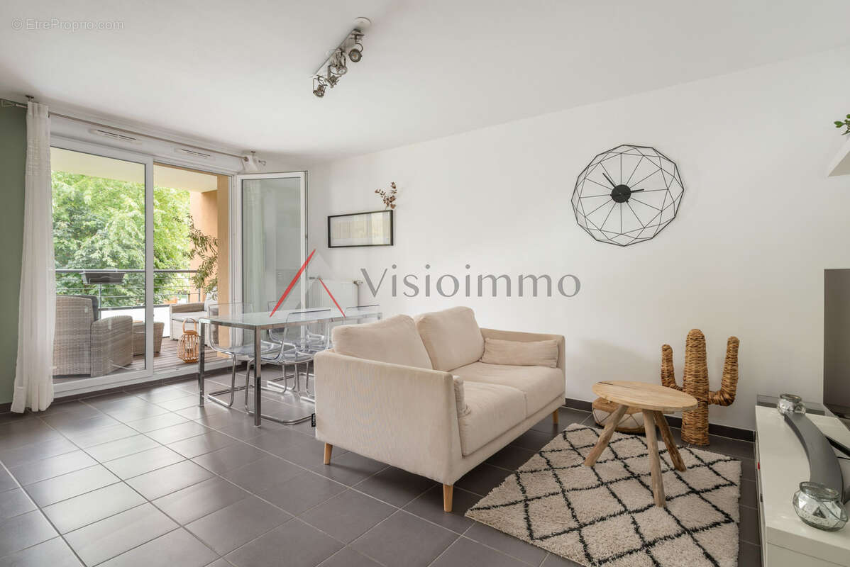 Appartement à FONTAINE