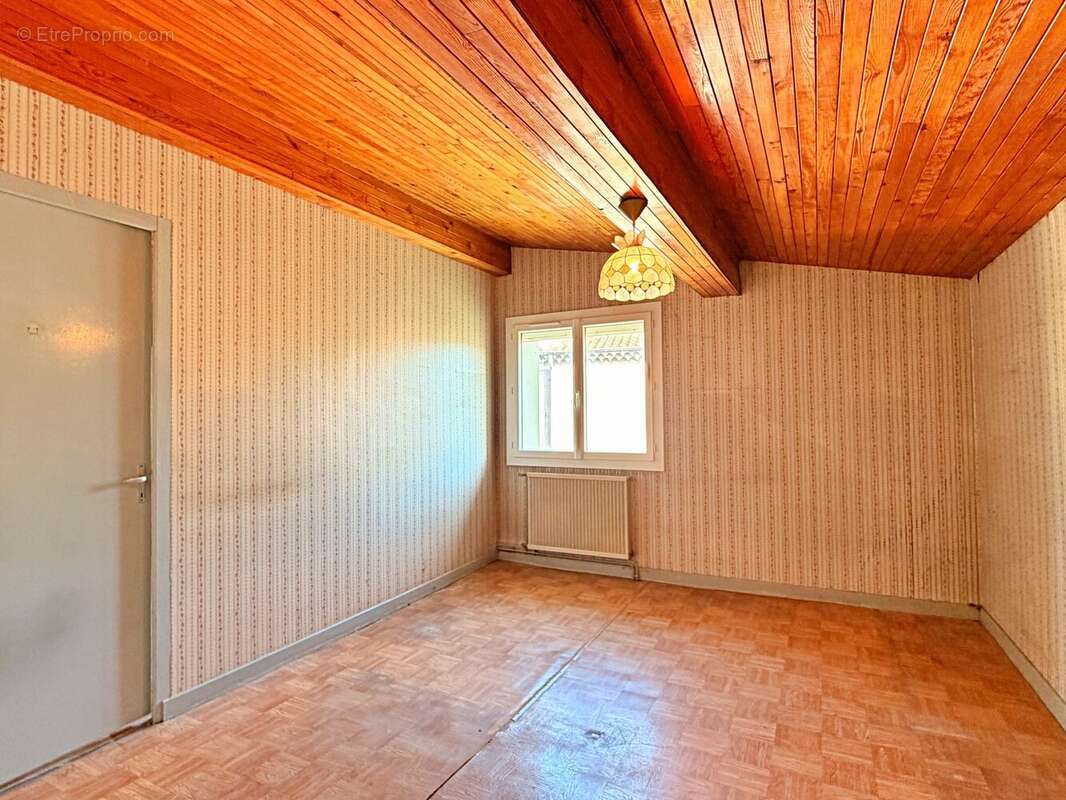 Chambre 1 - Maison à MONTELIER