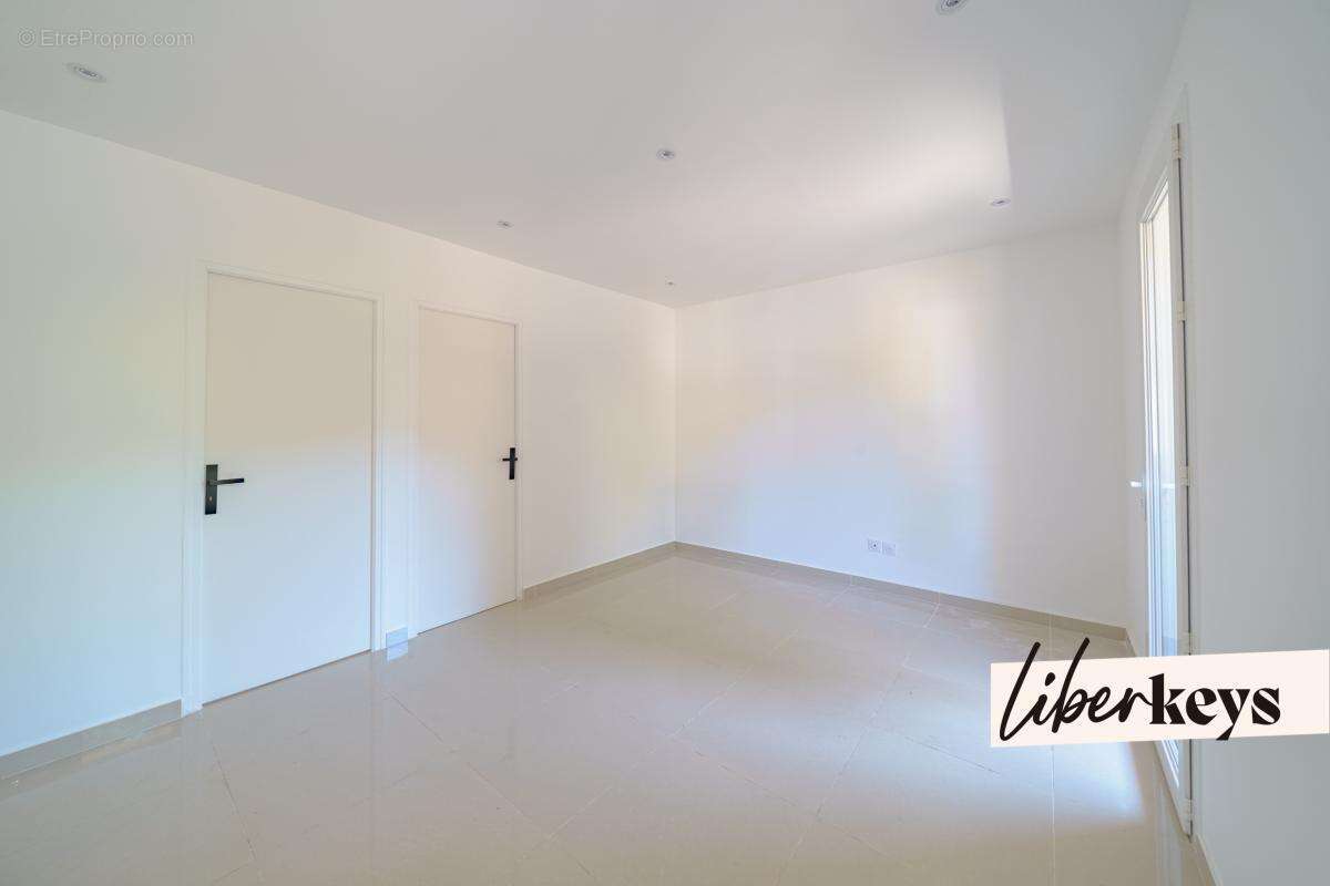 Appartement à ROQUEFORT-LA-BEDOULE