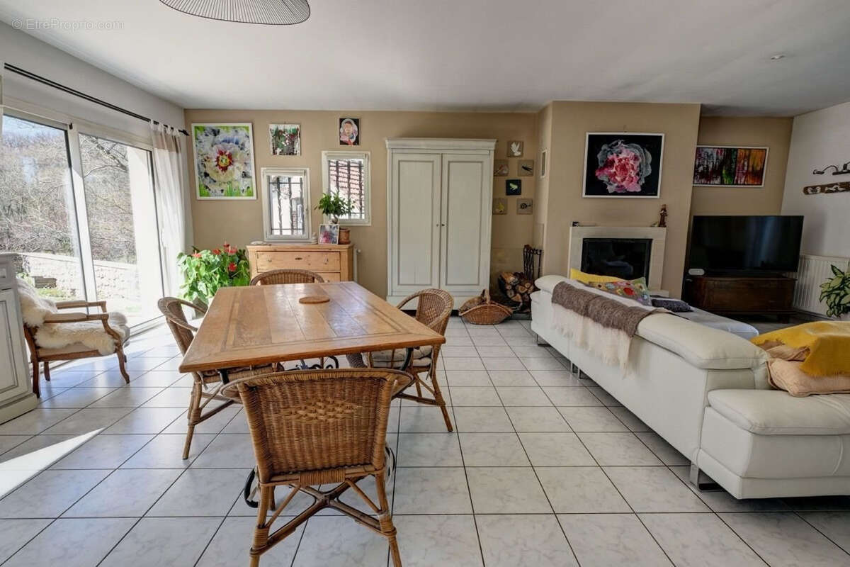 Maison à HAUTEFAGE-LA-TOUR