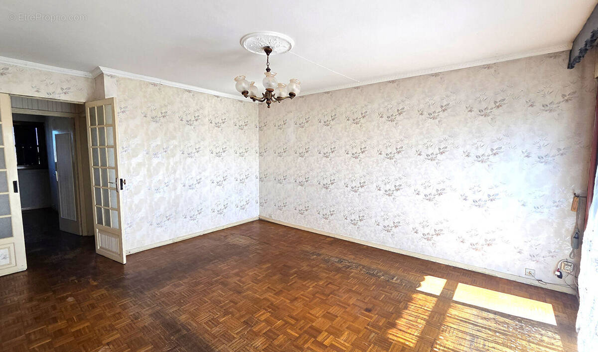 Appartement à HOUILLES