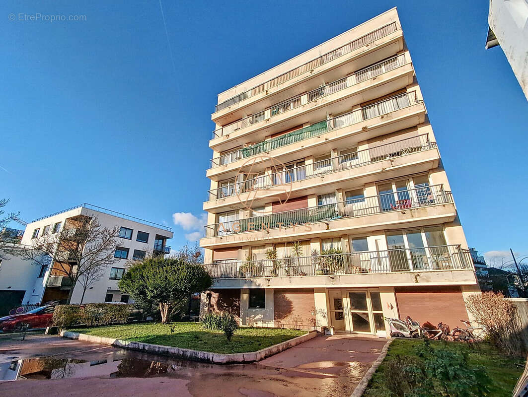 Appartement à SAINT-MAUR-DES-FOSSES