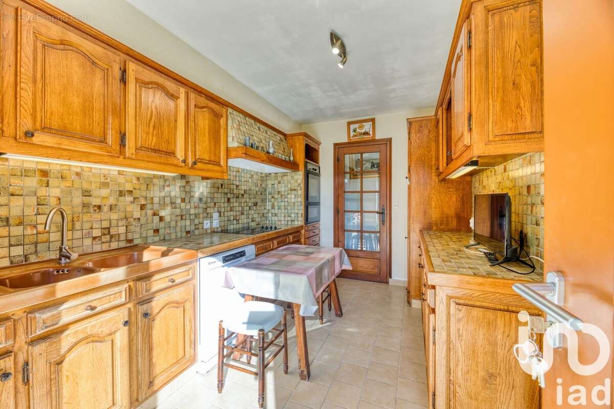 Maison 108 m² à Gadencourt  - photo 9