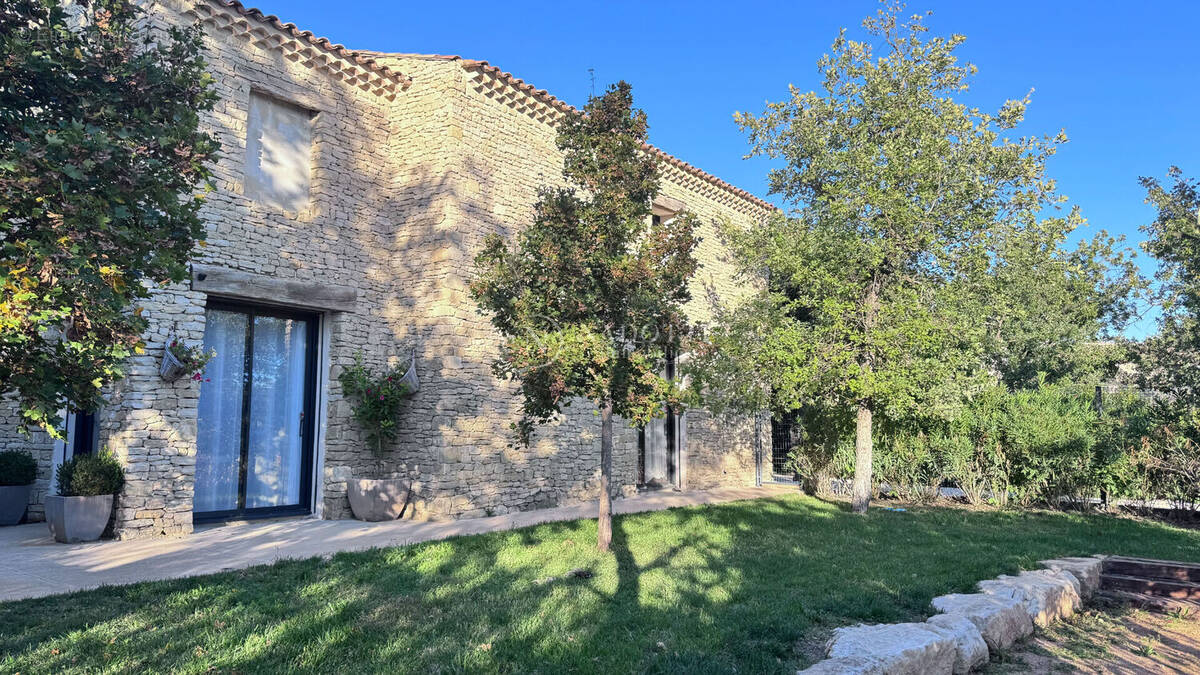 Maison à GORDES