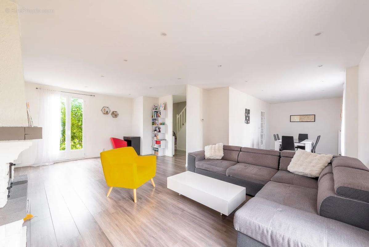 Lescherolles (77320) – maison familiale 120m2 avec sous-sol total sur 1 190 m² de terrain – fort potentiel après travaux - photo 3