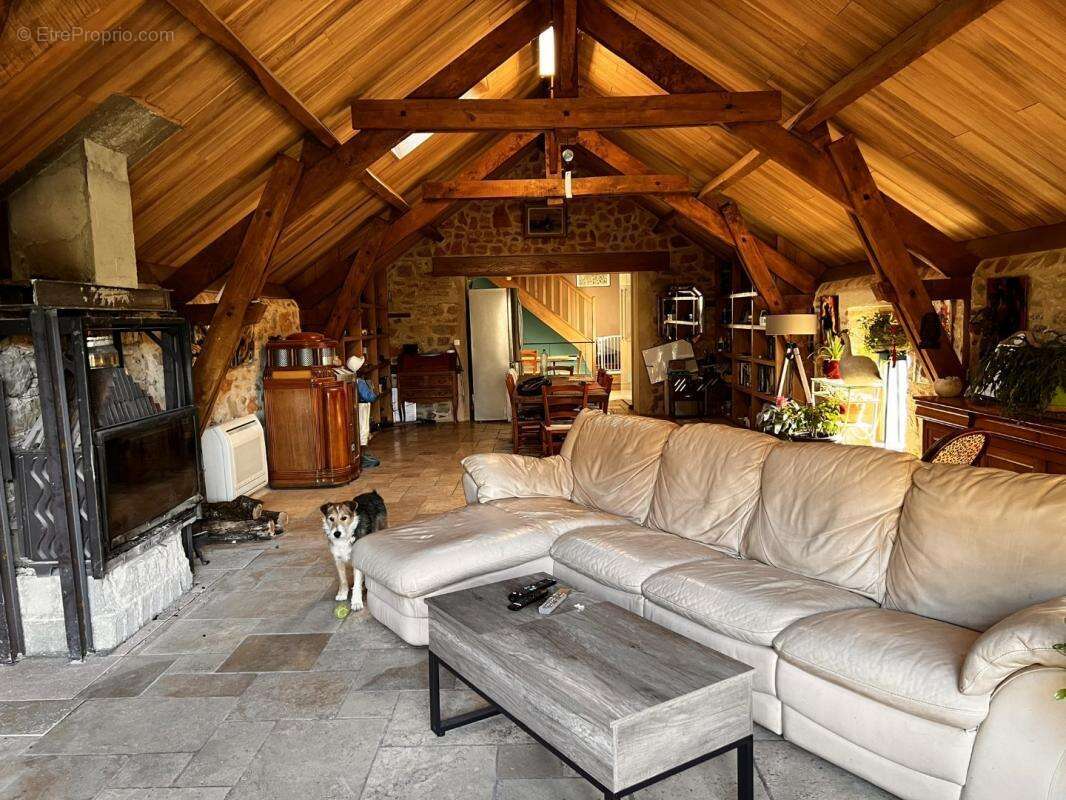Maison à MARCILHAC-SUR-CELE