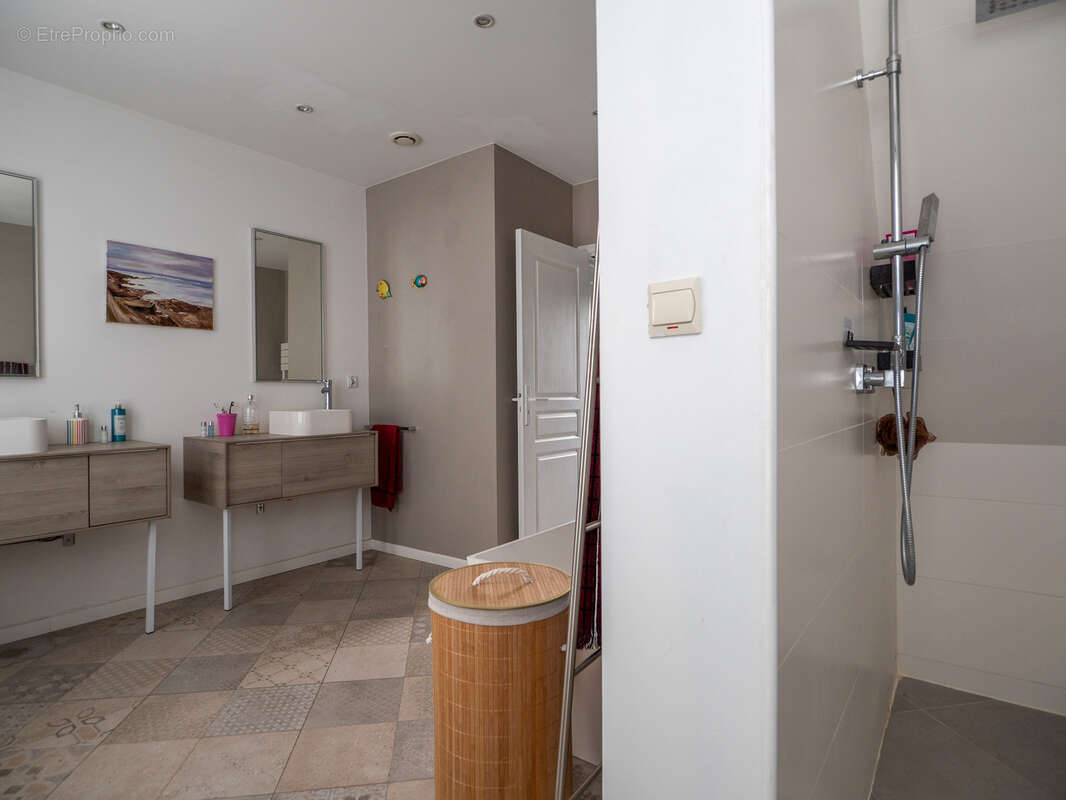 Maison à SAINT-AMAND-LES-EAUX