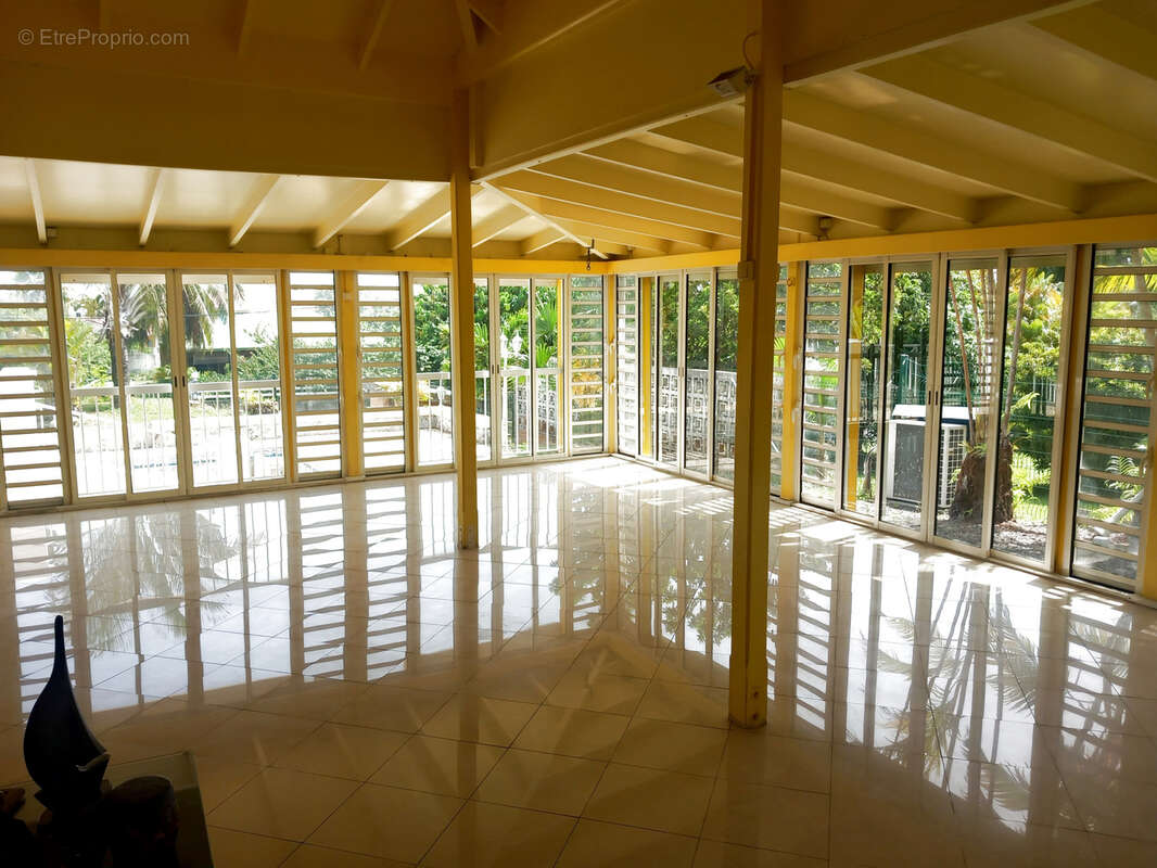 Maison à BAIE-MAHAULT