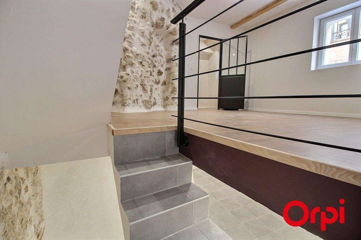 Appartement à AURIOL