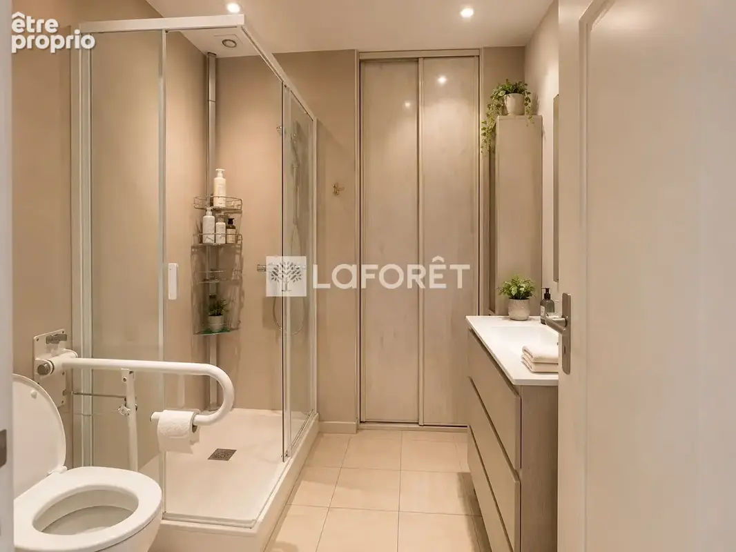 Appartement Roanne 6 pièce(s) 158 m2 avec ascenseur et garage double - photo 6