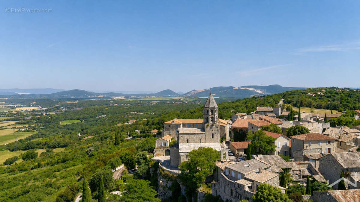 Maison à LA GARDE-ADHEMAR