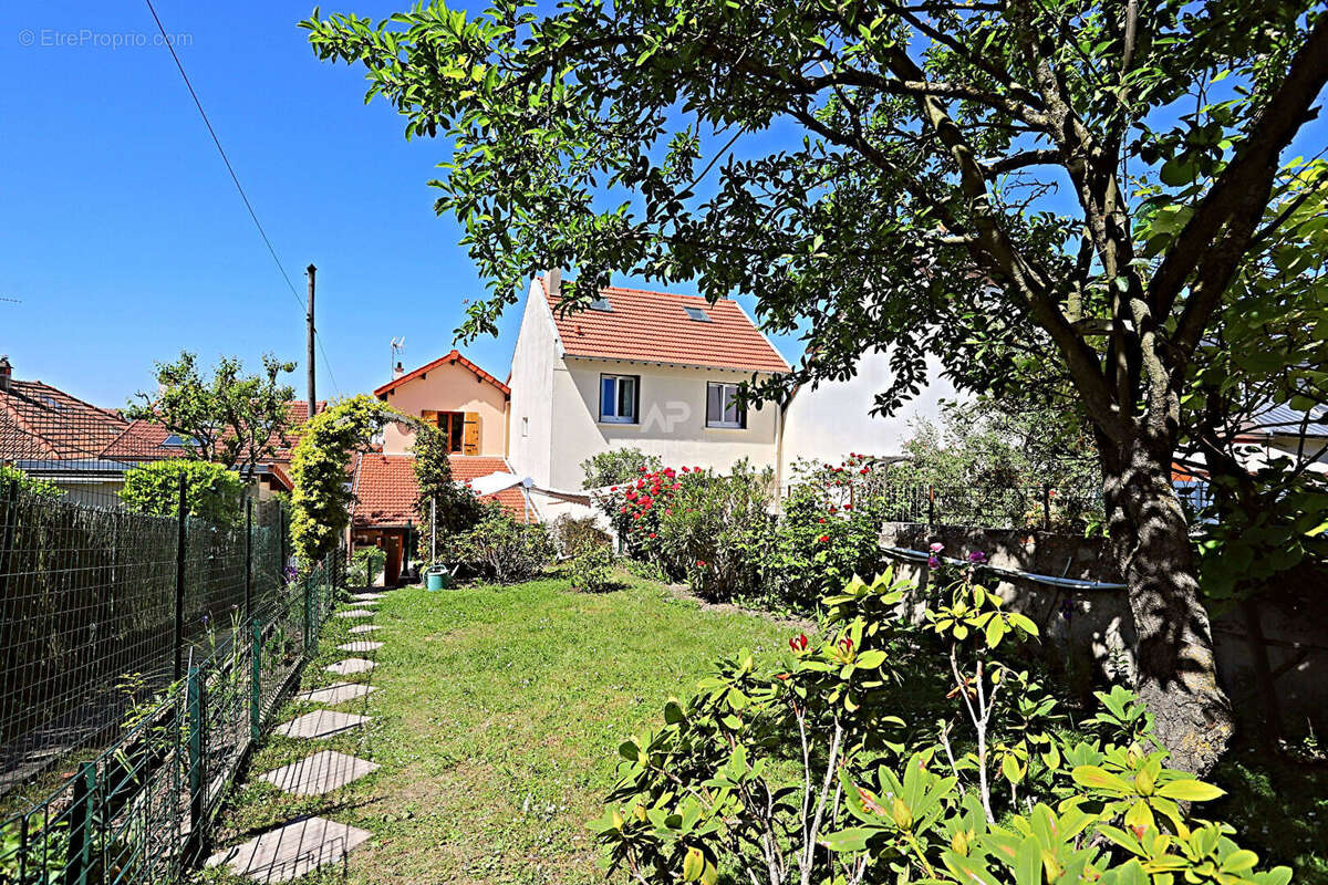 Maison à NANTERRE