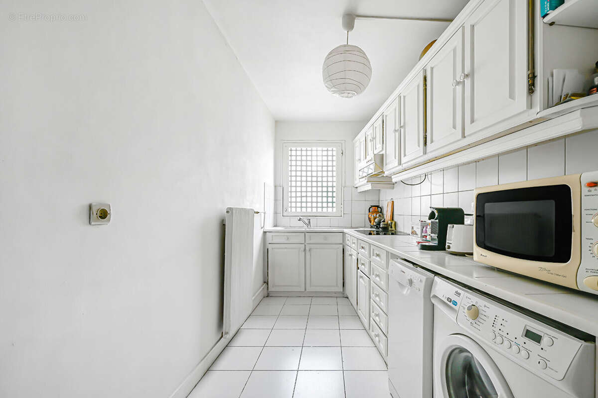 Appartement à PARIS-14E