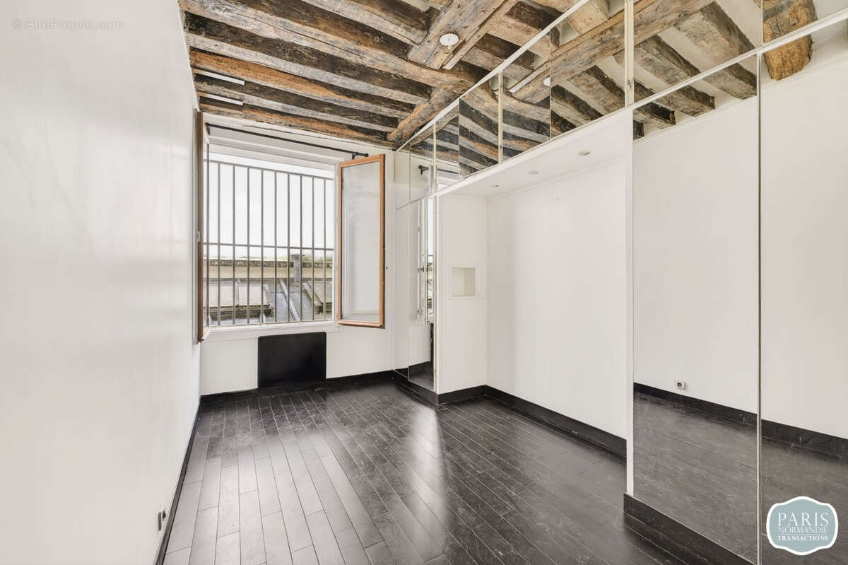 Appartement à PARIS-11E