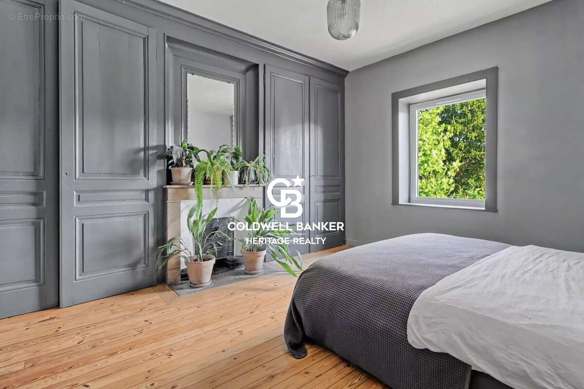 Maison à COLLONGES-AU-MONT-D'OR