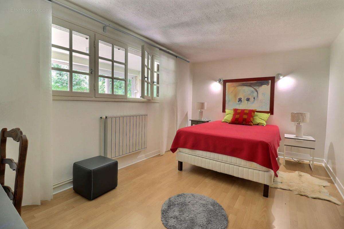 Entre vignes et panorama : belle propriété familiale, 5 chambres, jardin, terrasse et garage - photo 14