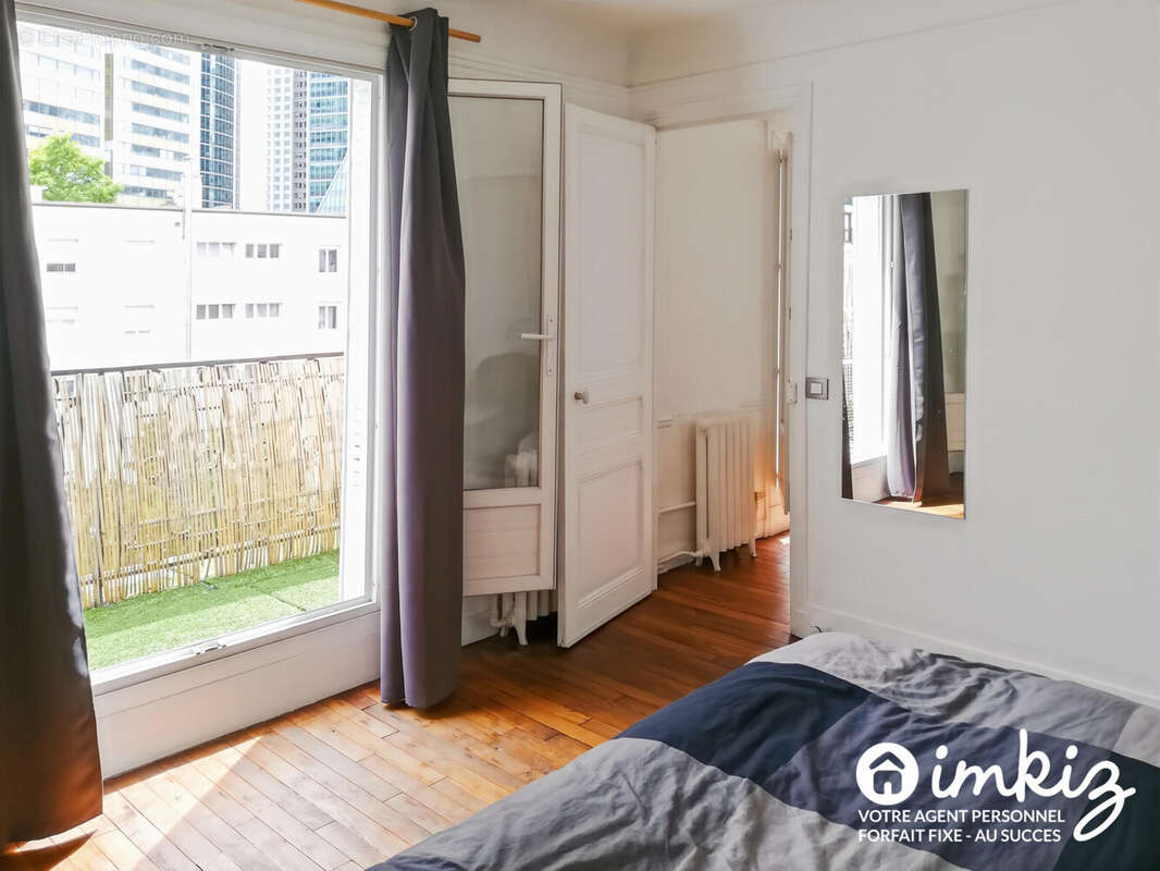 Appartement à COURBEVOIE