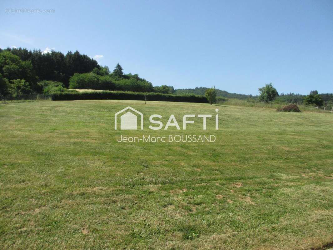 Maison 324 m² à Saint-Pierre-Le-Vieux  - photo 7