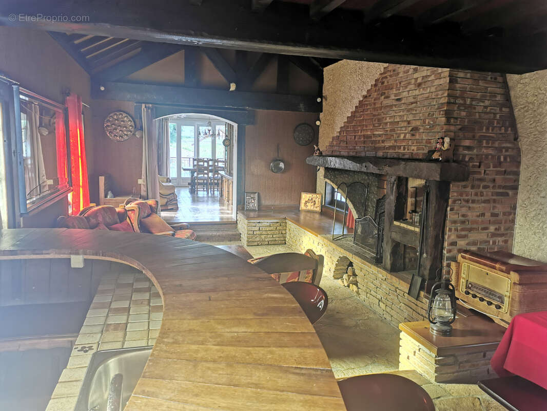 Maison à SAINT-BAUDILLE-DE-LA-TOUR