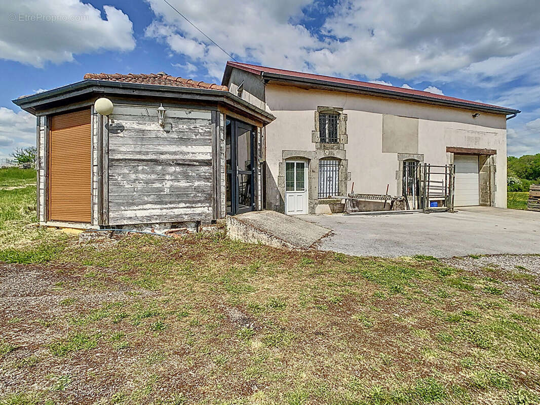 Local professionnel Val-de-Meuse 286m2 - photo 6