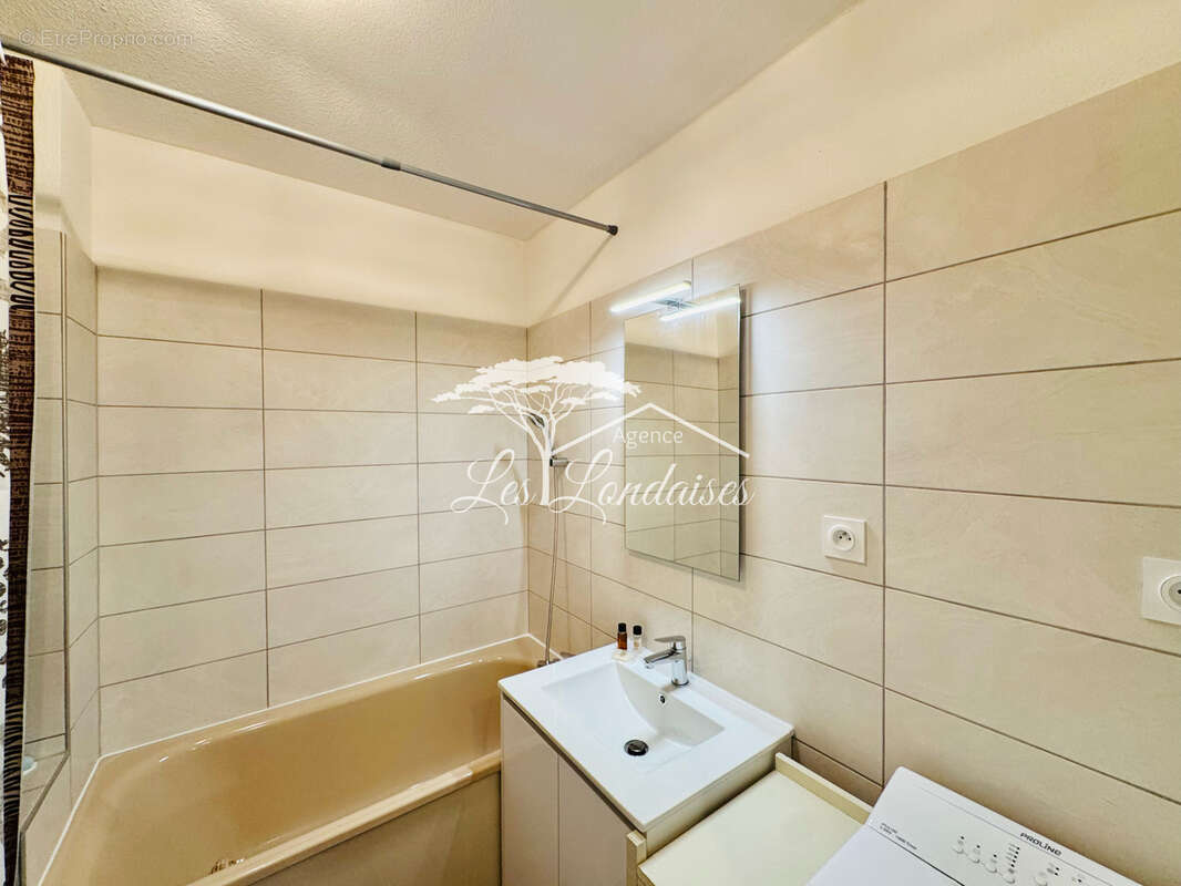 Appartement à LA LONDE-LES-MAURES