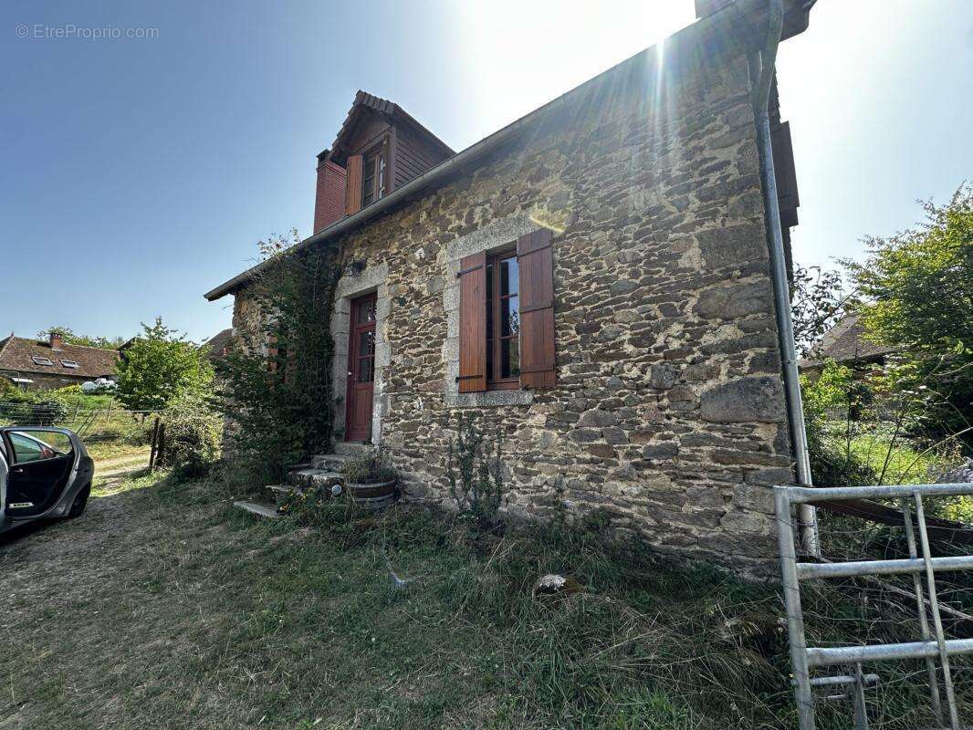 Maison à VICQ-SUR-BREUILH