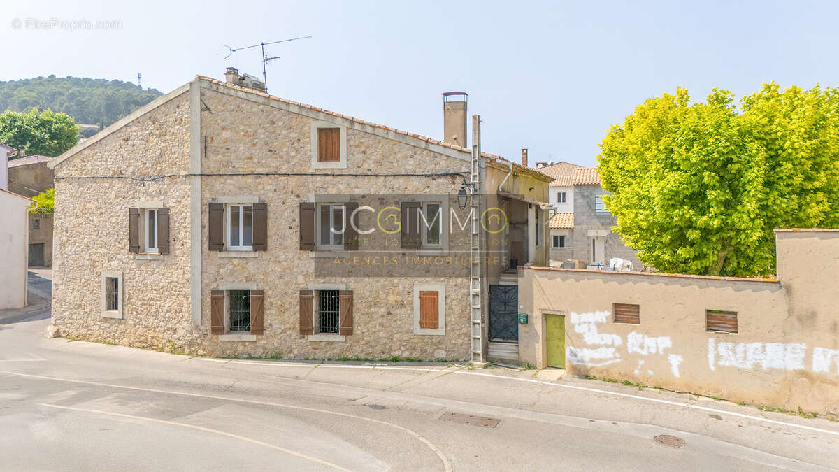 Bastide de 800m2 sur un terrain de 657m2 - photo 2