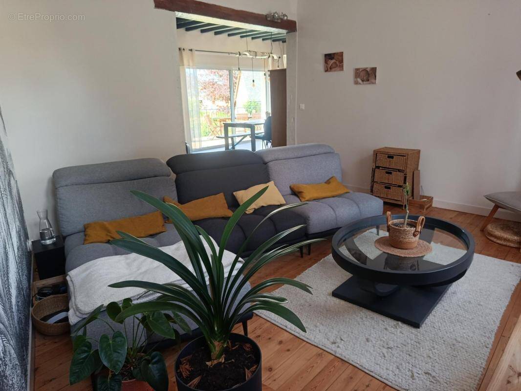 Maison à LA CHAPELLE-D'ALIGNE